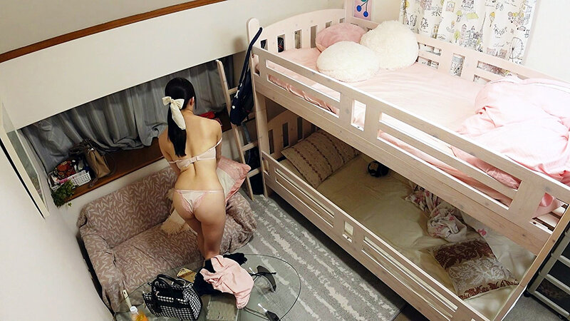 有名私大女子寮覗き 体を震わせ何度もイキまくるオナニー記録