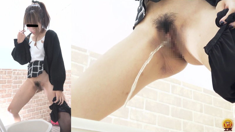 路地裏豪快立ちション!!