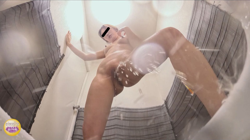 サウナ汗濁駆け込み 全裸大放尿 4