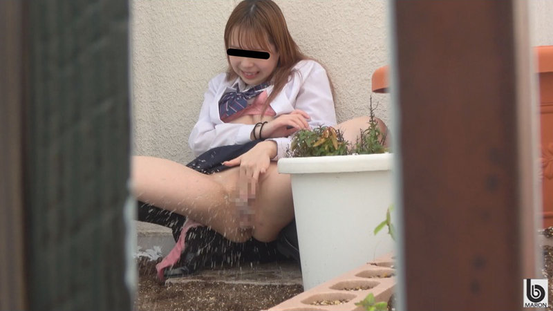 女子校生 校内ひっそり貪欲オナニー